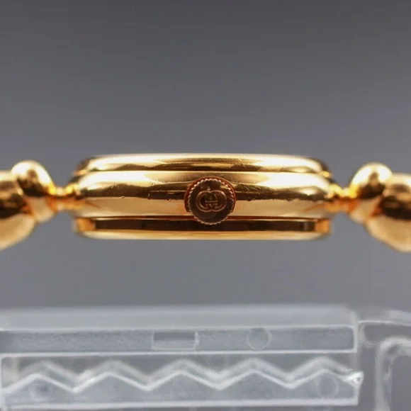 GORGEOUS Gucci Swiss Quartz Statement Watch Double GG’s 💕 - Picture 3 of 9